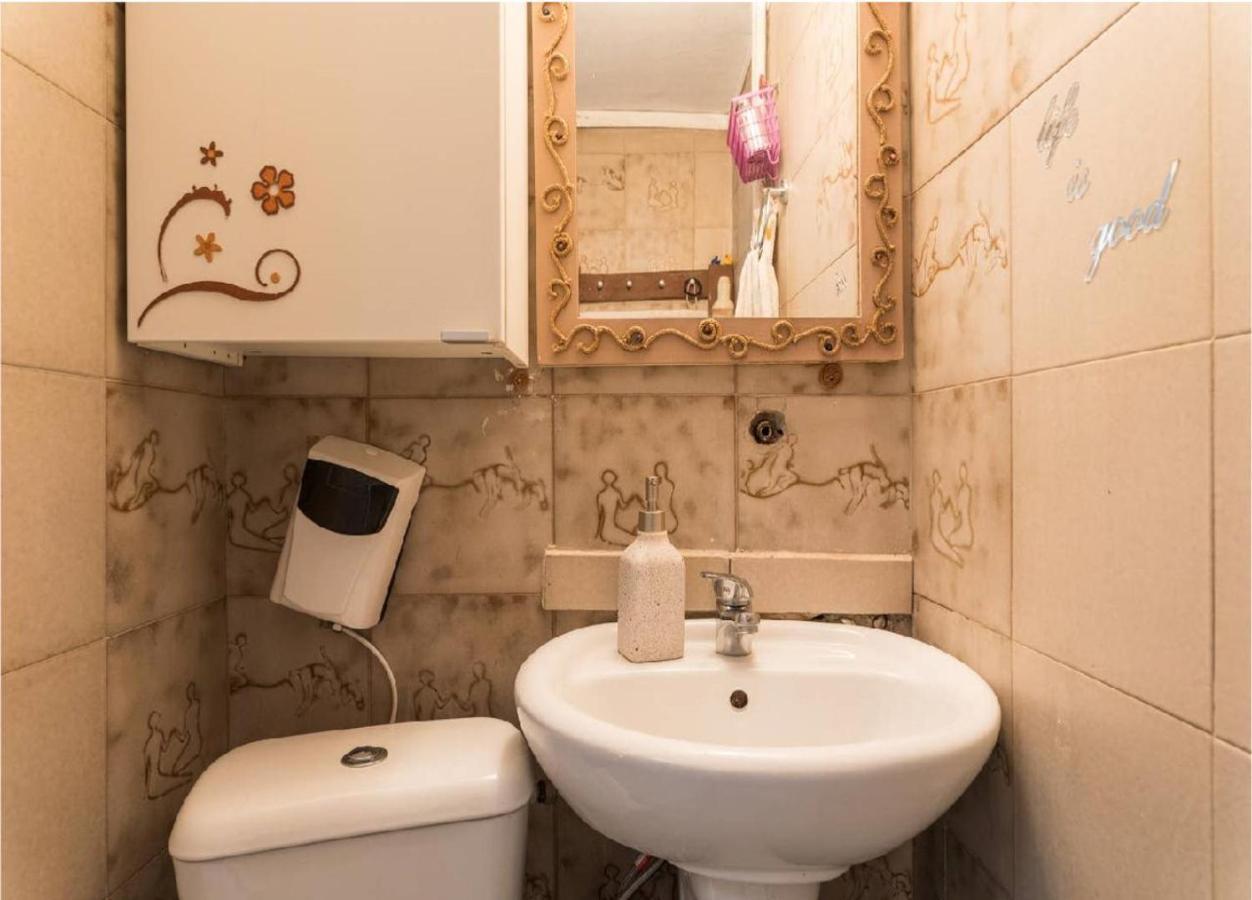 2bd- Perfect Location With Square View 公寓 *